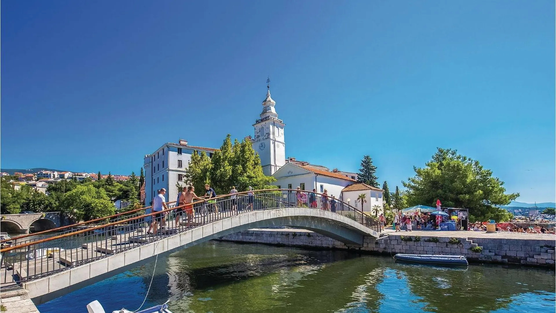 1 Bedroom Cozy Apartment In Crikvenica