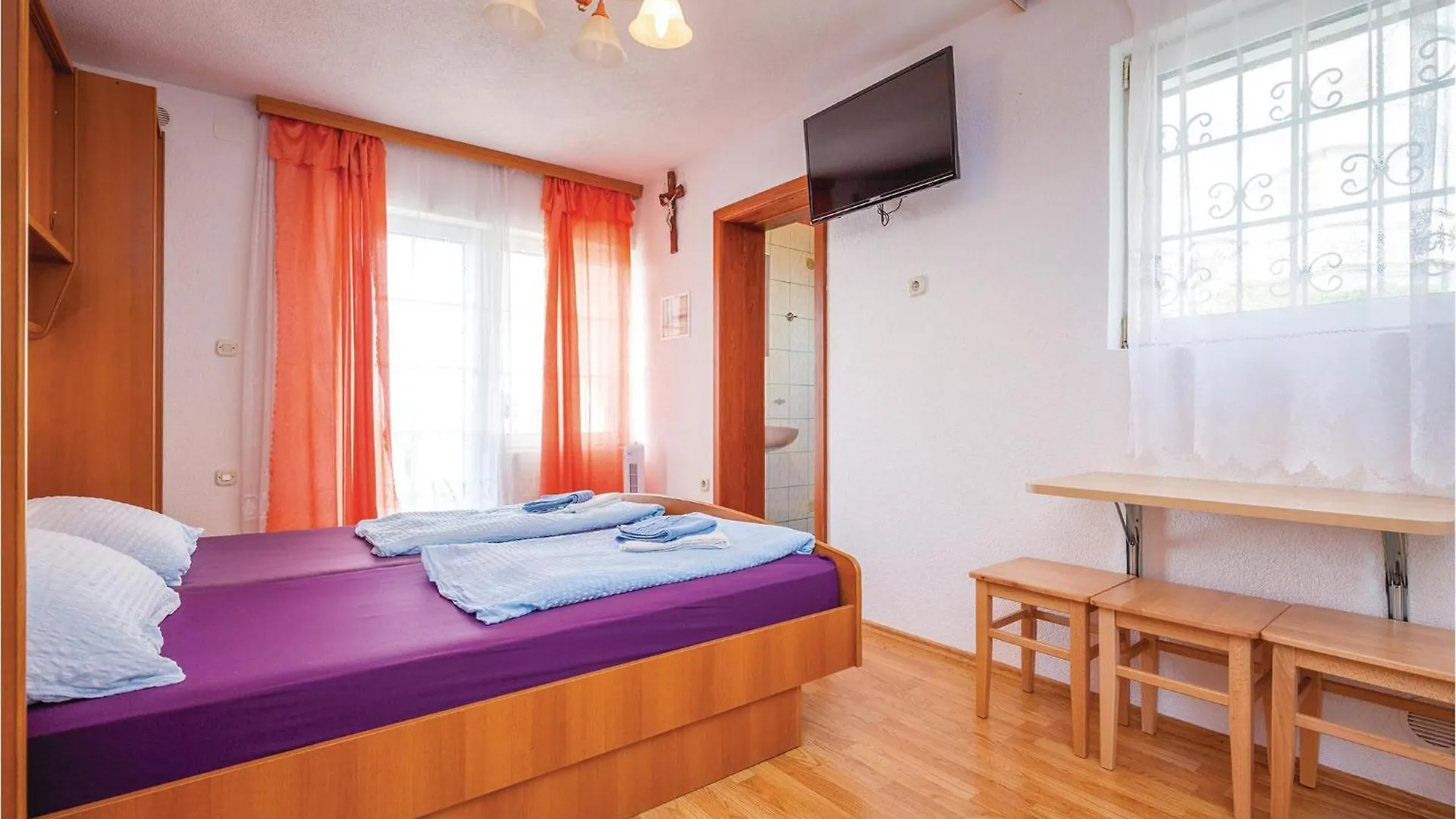 1 Bedroom Cozy Apartment In Crikvenica