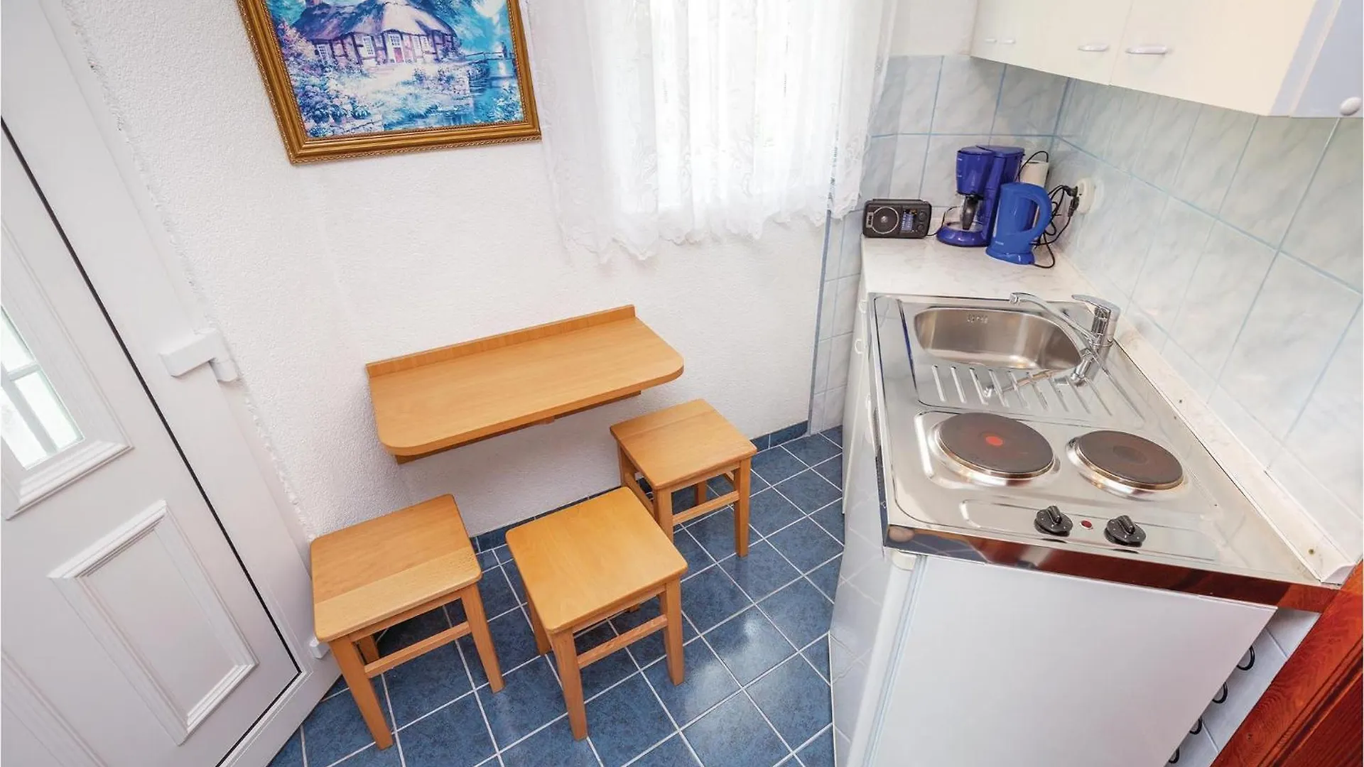 1 Bedroom Cozy Apartment In Crikvenica