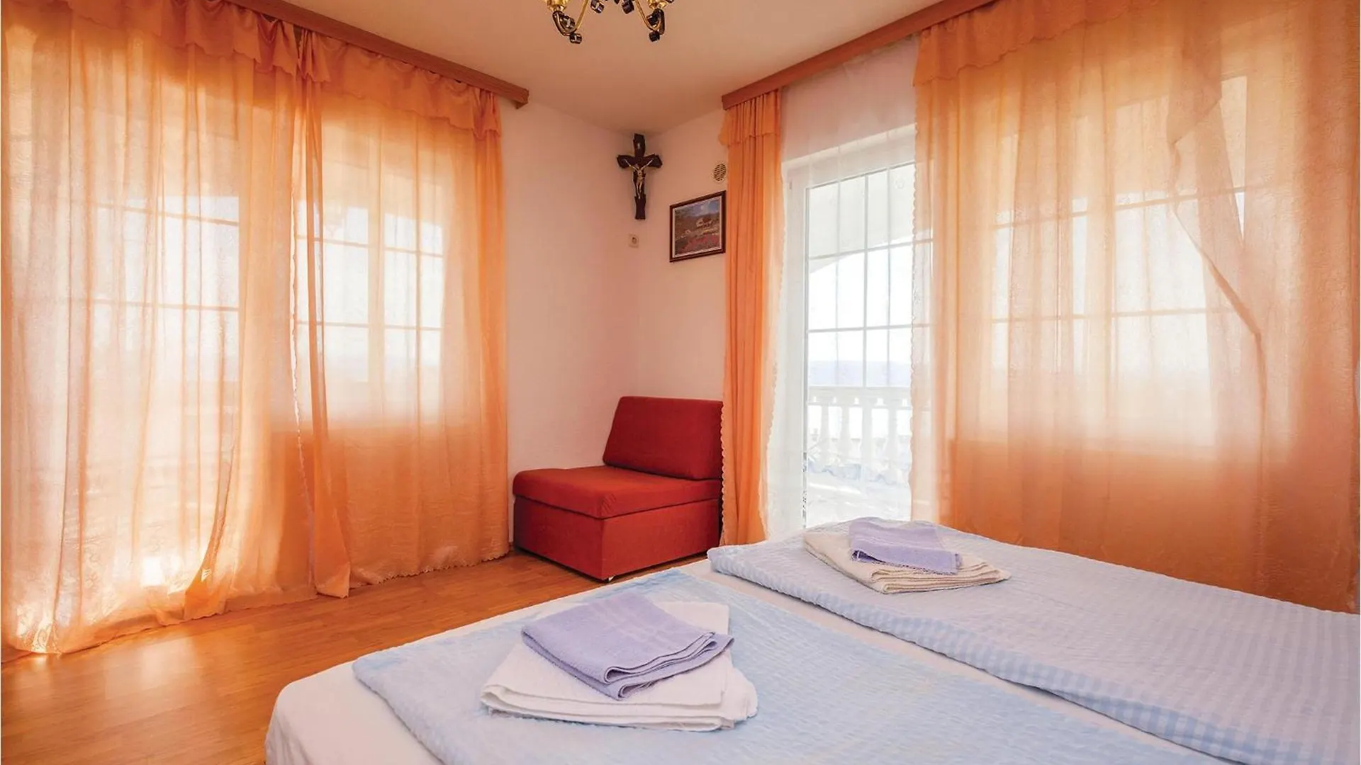 1 Bedroom Cozy Apartment In Crikvenica