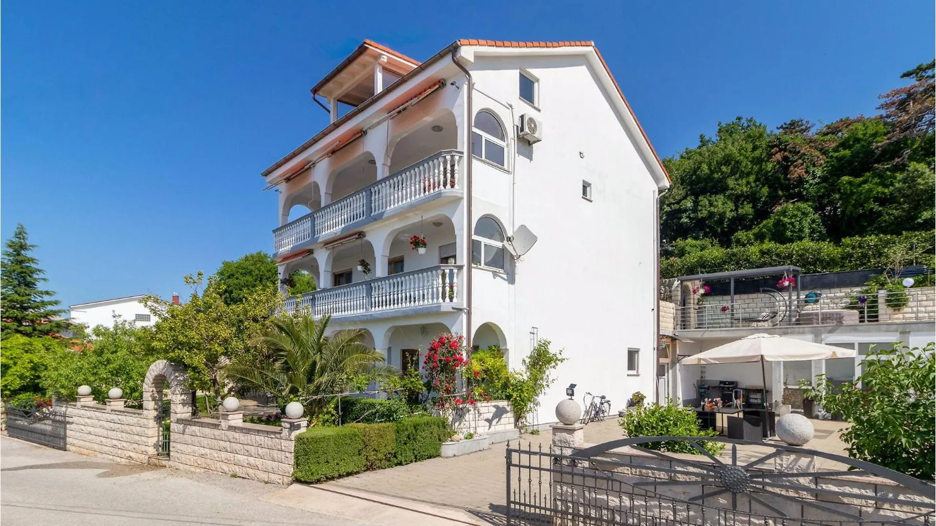 1 Bedroom Cozy Apartment In Crikvenica