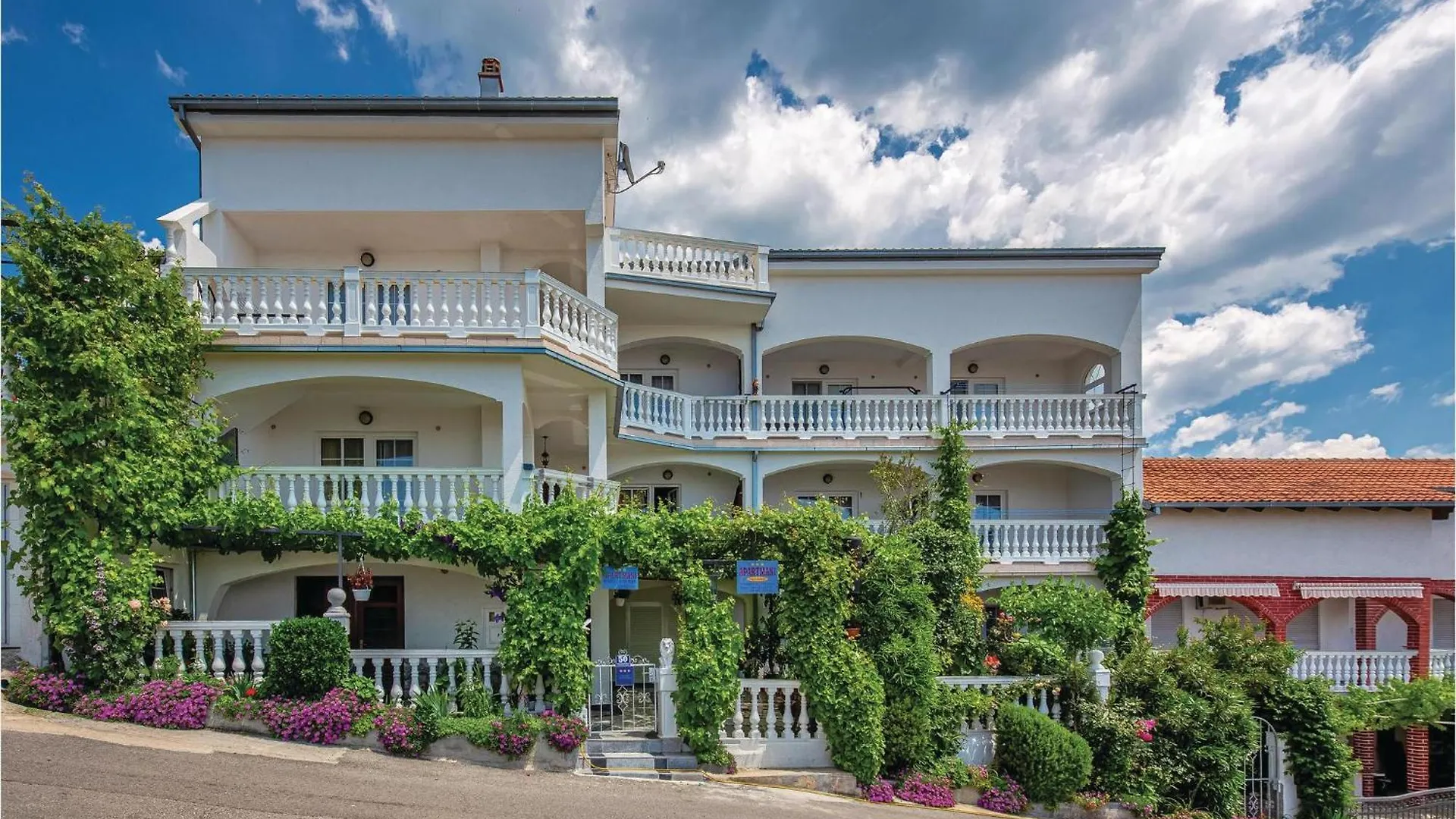 1 Bedroom Cozy Apartment In Crikvenica
